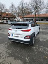 Hyundai KONA Elektro Style 150kW - weiße Hyundai KONA Elektro