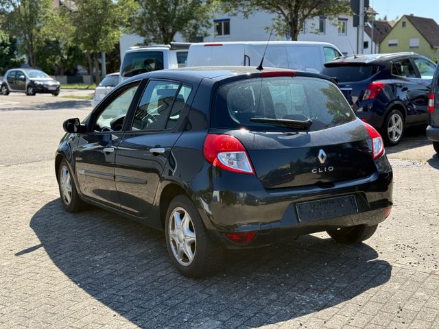Fahrzeugabbildung Renault Clio III Dynamique Klima
