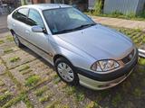 Toyota Avensis 1,8 - gebrauchte Toyota Avensis aus dem Jahr 2002