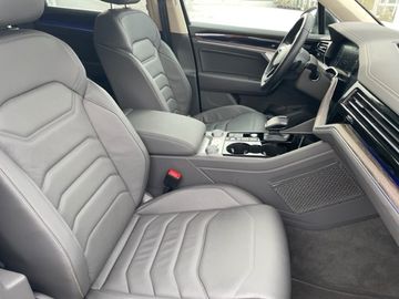 Volkswagen Touareg - 4
