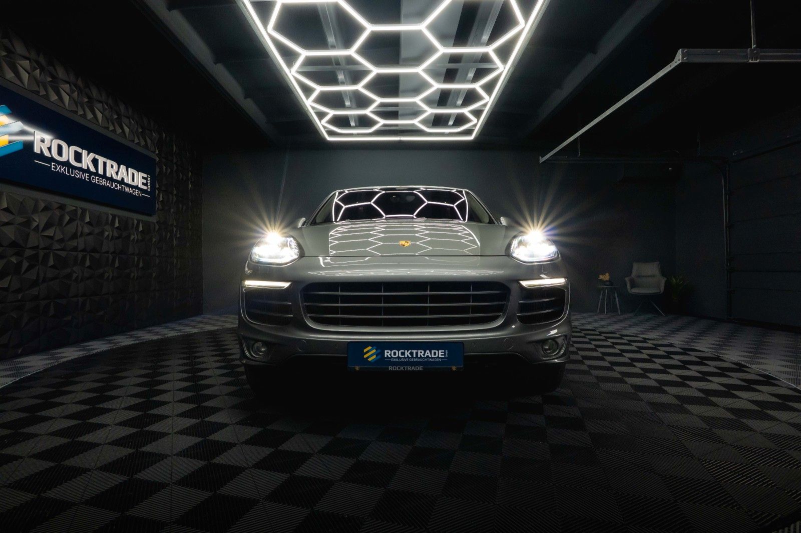 Fahrzeugabbildung Porsche Cayenne S Sport-Design Paket Carbon KERAMIK *LED