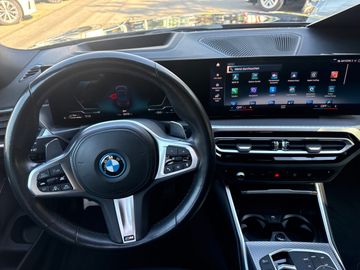 BMW 330e xDrive Limousine M Sportpaket HiFi DAB LED