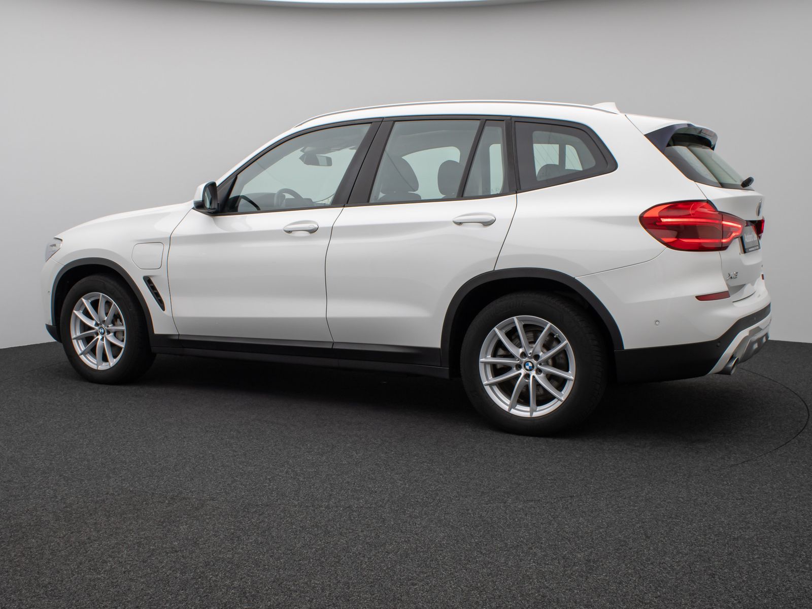 Fahrzeugabbildung BMW X3 xD30e Panorama Kamera DAB HiFi WLAN Stop&Go