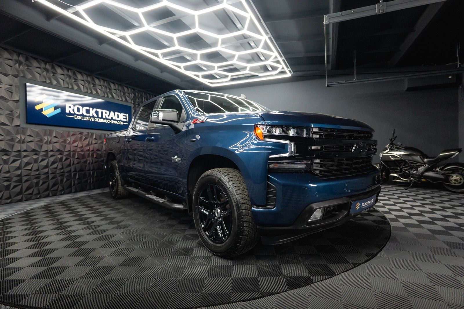 Fahrzeugabbildung Chevrolet Silverado 5.3L V8 4x4 RST Limited ZZ1 NightPaket