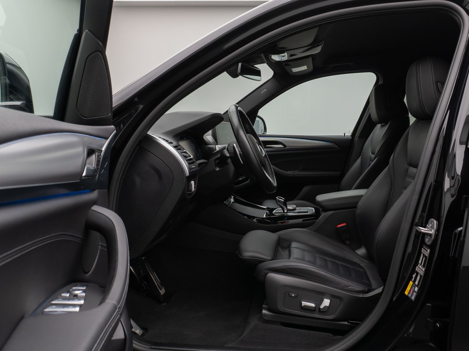 Fahrzeugabbildung BMW X3 xD30e M Sport 360° DAB HiFi AHK Leder 19Zoll