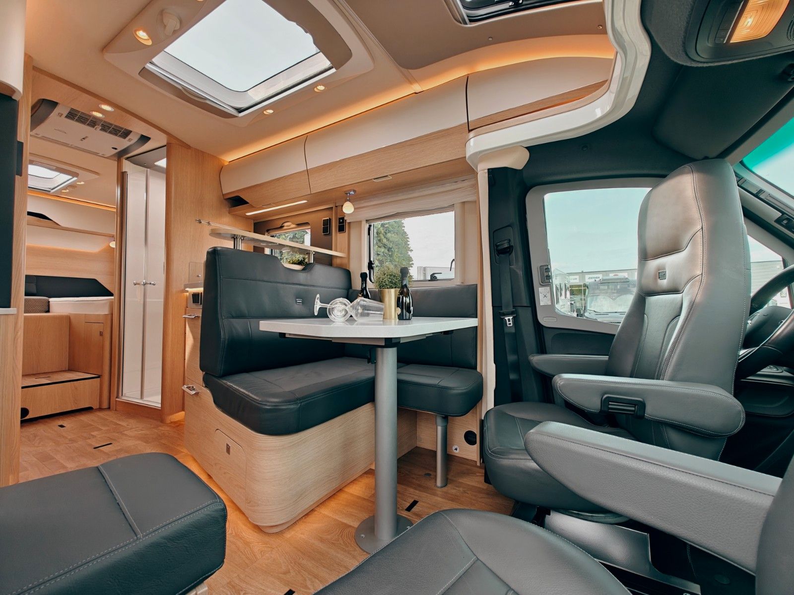 Fahrzeugabbildung HYMER / ERIBA / HYMERCAR B - KLASSE MC T 680 - INDIVIDUAL AUS ERSTBESITZ