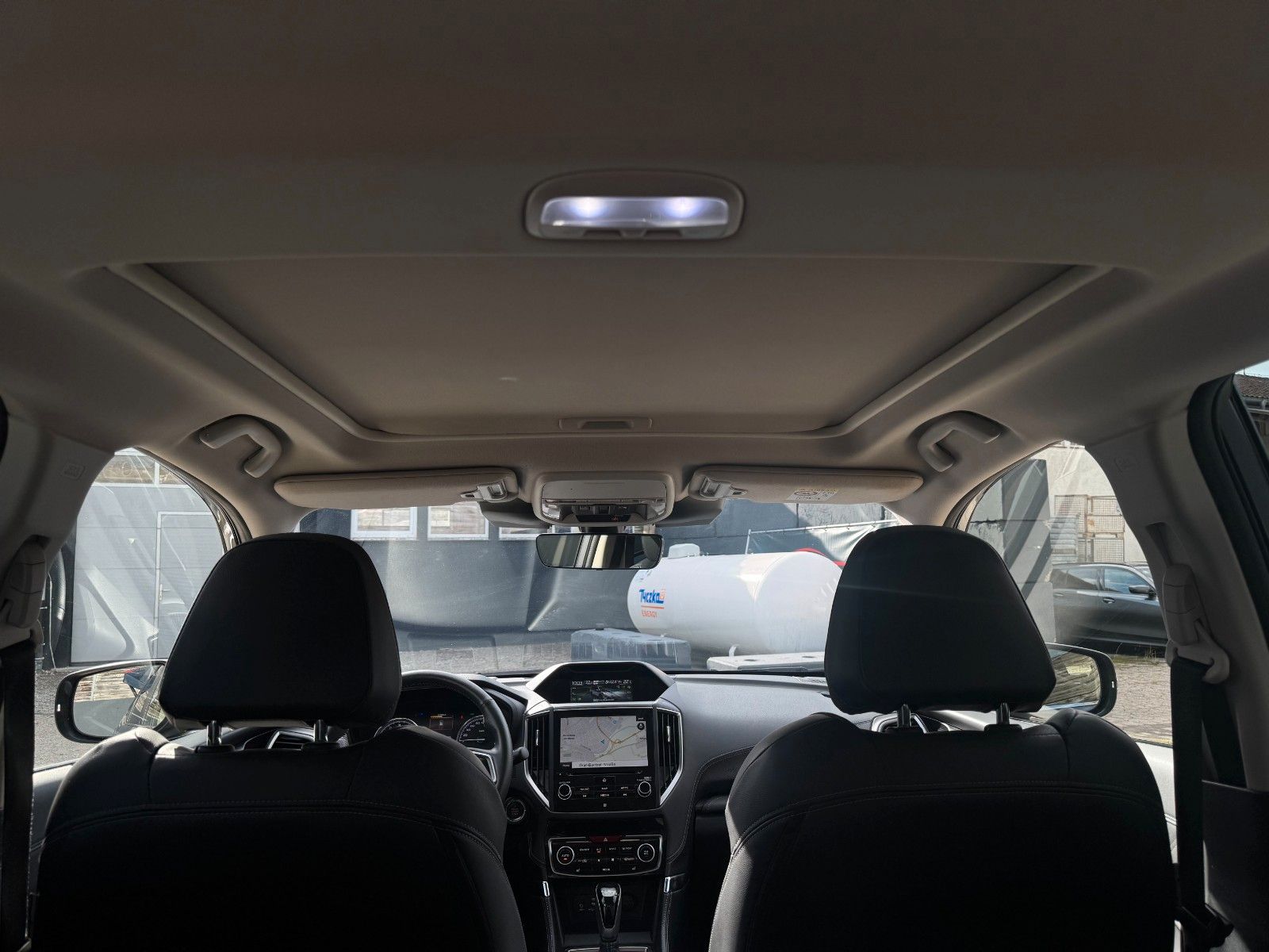 Fahrzeugabbildung Subaru Forester 2.0ie Platinum Standhzg. Pano Leder AHK