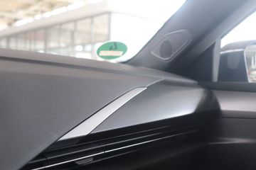 Fotografie des Opel Astra Sports Tourer 1.2 Turbo GS