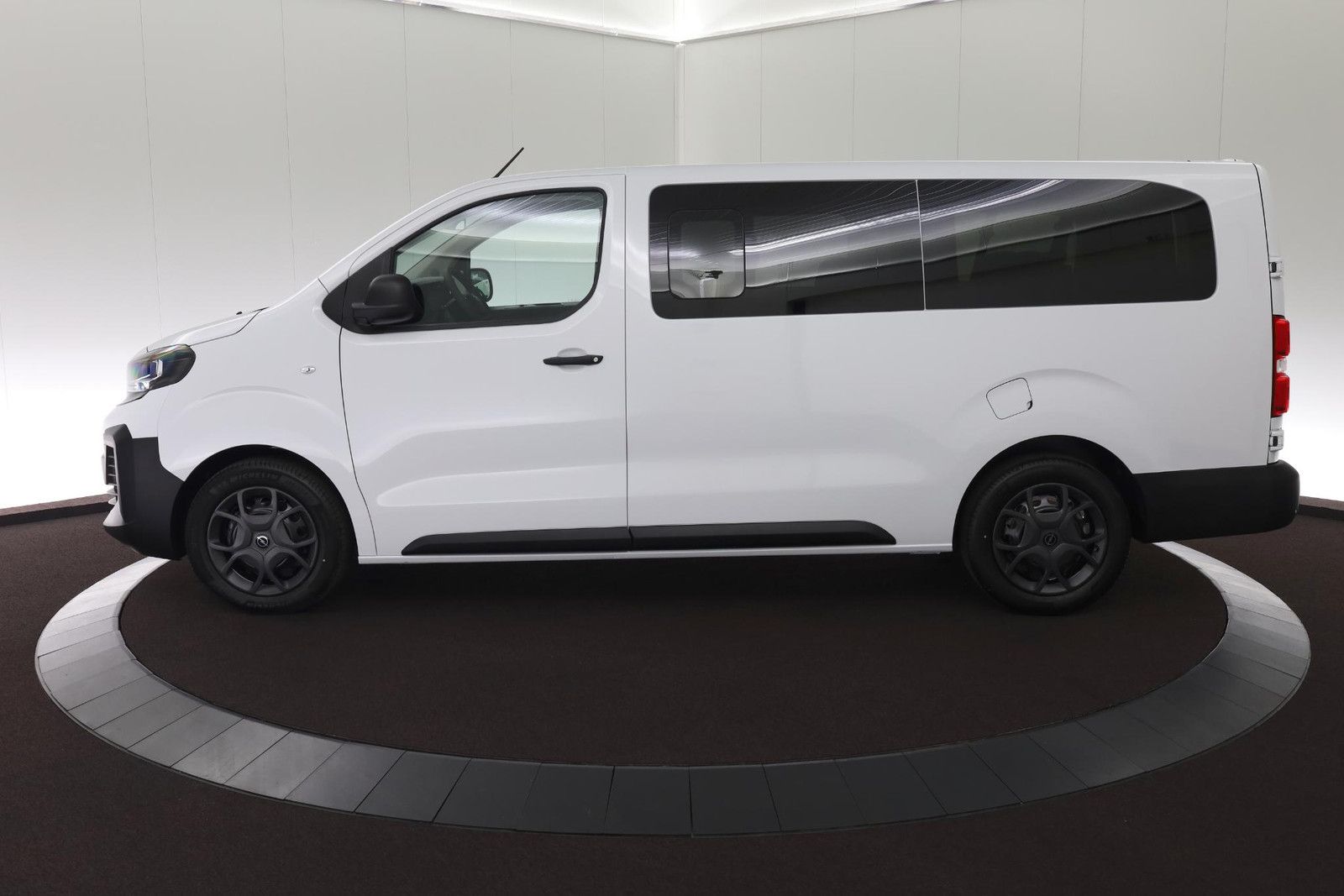 Opel Vivaro Kombi 9-Sitze L3 2.0D 177PS -Navi/Kamera/ imagem 2