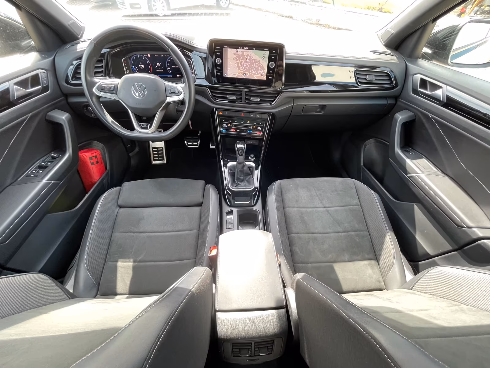 Volkswagen T-Roc R-Line 1.5 DSG ACC BLACK STYLE NAV PANO, миниатюра 28