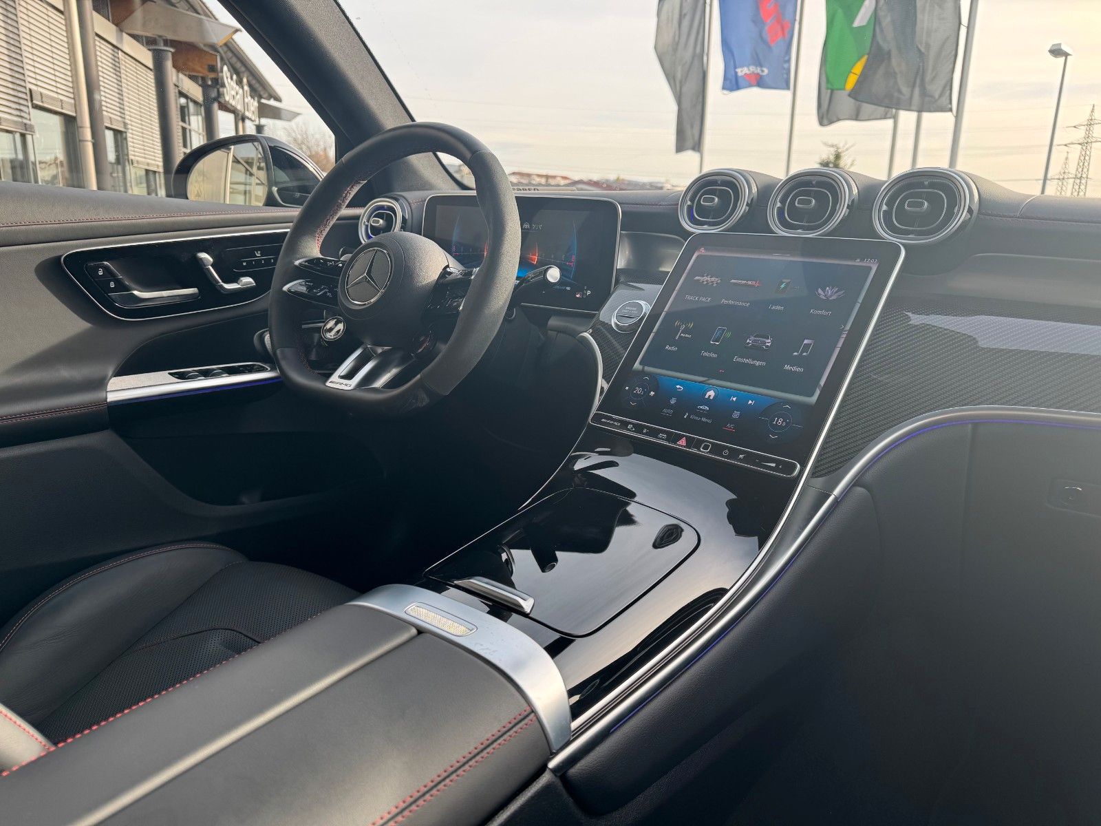 Fahrzeugabbildung Mercedes-Benz GLC 63 AMG E Carbon+Burm3D+DriversP+Memory