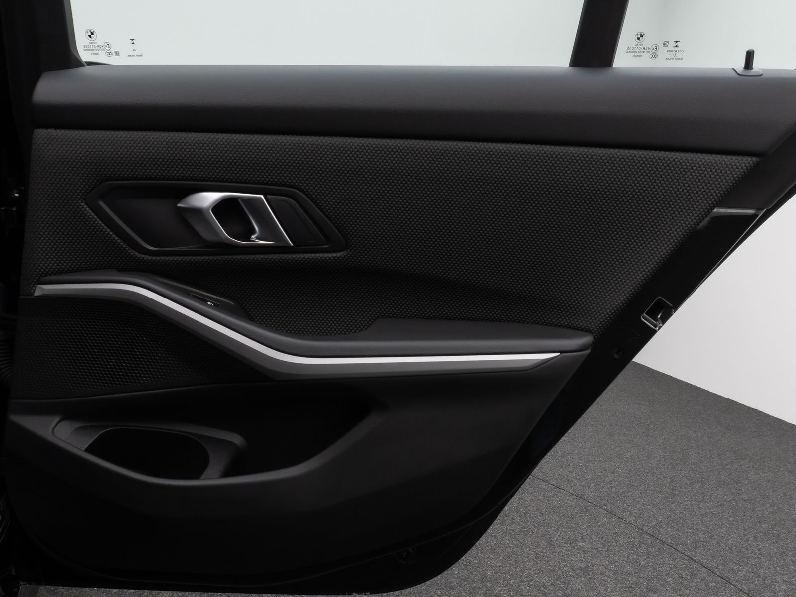 Fahrzeugabbildung BMW 330i xD DAB HUD CockPitPro PDCFernlichtassist