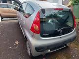 Peugeot 107 Street Racing 70 Street Racing - Peugeot 107 mit Benzin-Antrieb: Kleinwagen, 70 Street Racing