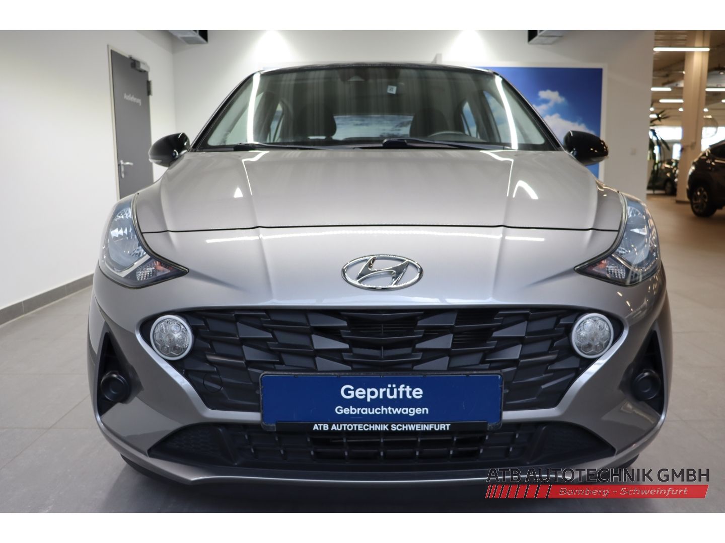 Fahrzeugabbildung Hyundai i10 Trend 1.2l PDC SHZ LenkradHZG Klima Apple Ca