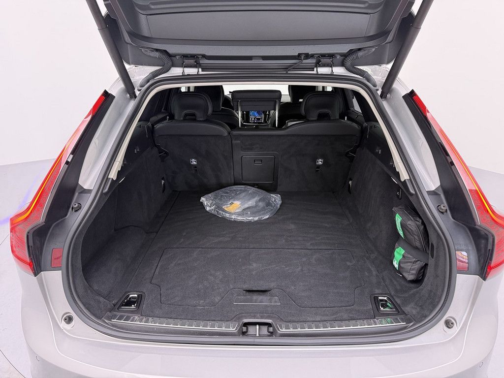 Volvo V90 T8 AWD Recharge Plug-In Hybrid Ultra Dark foto 19