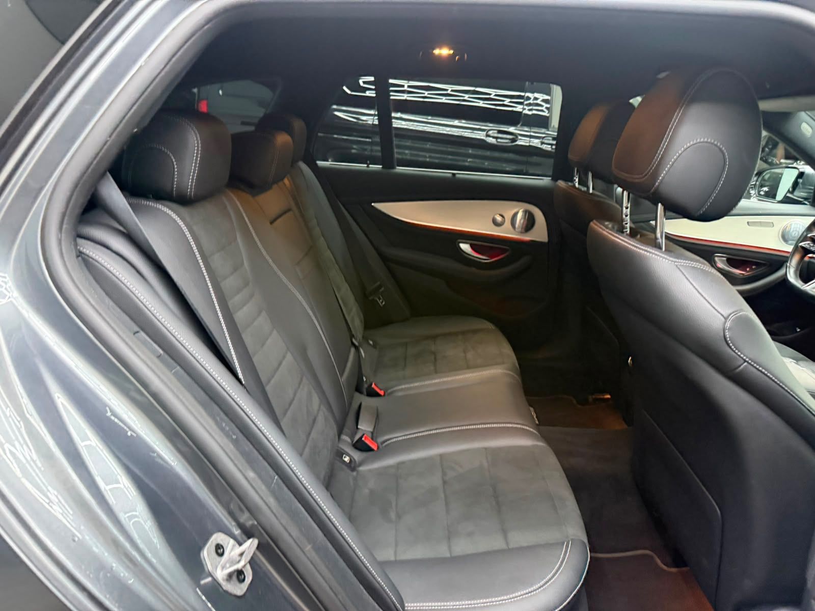 Mercedes-Benz E 300 de T 4MATIC AMG Line | JungeSterneGarantie – Bild 29