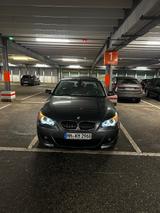 BMW 525i A - - BMW 525 in Hamburg