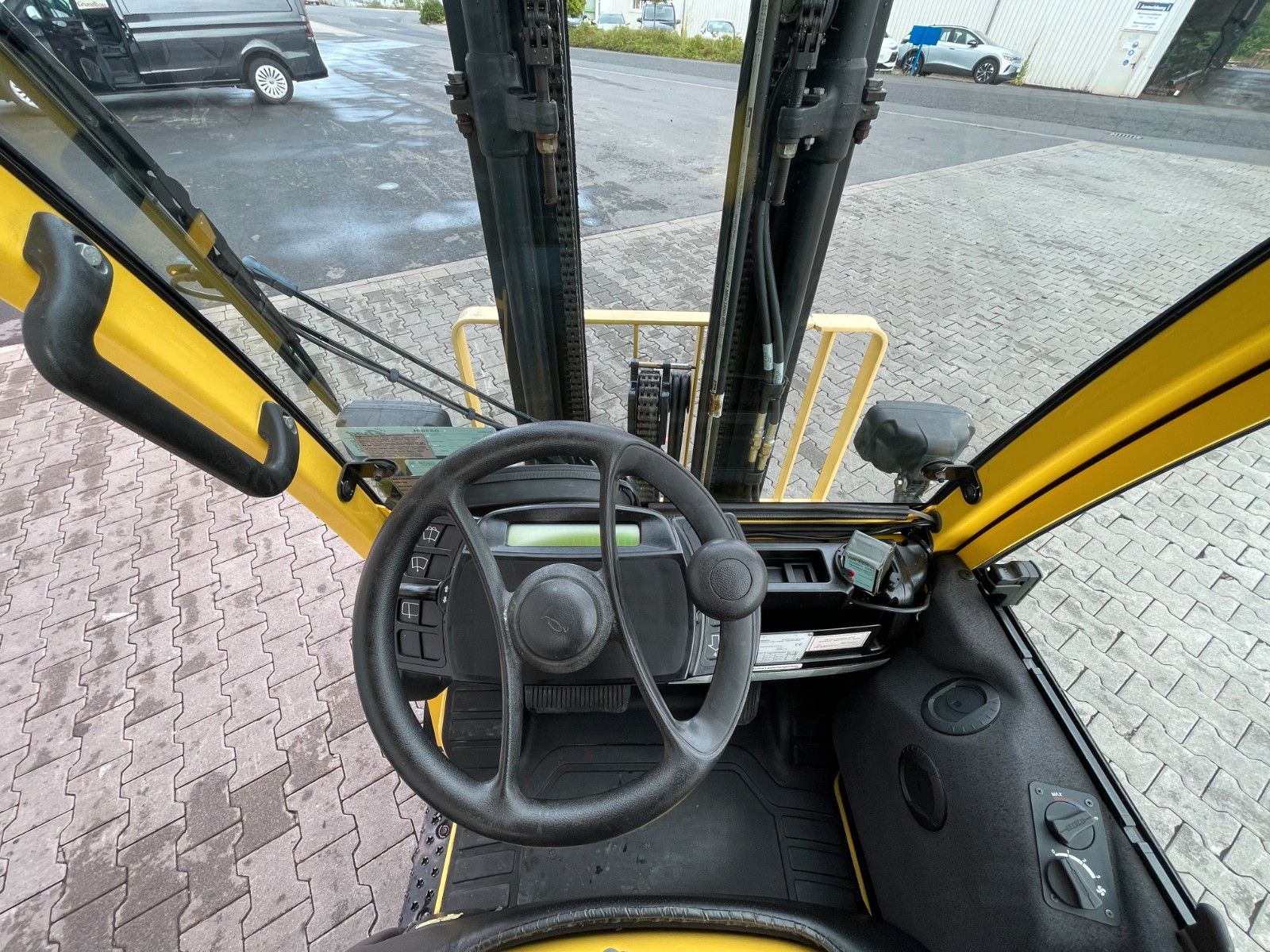 Fahrzeugabbildung Hyster H1.6 FT /  HH: 4.45m / 2.107h / SS