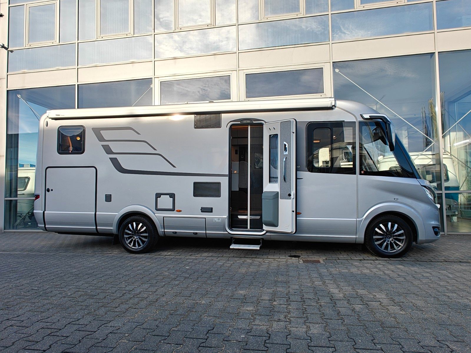 Fahrzeugabbildung HYMER / ERIBA / HYMERCAR B-KLASSE ML I 780 MASTERLINE - AUS ERSTBESITZ