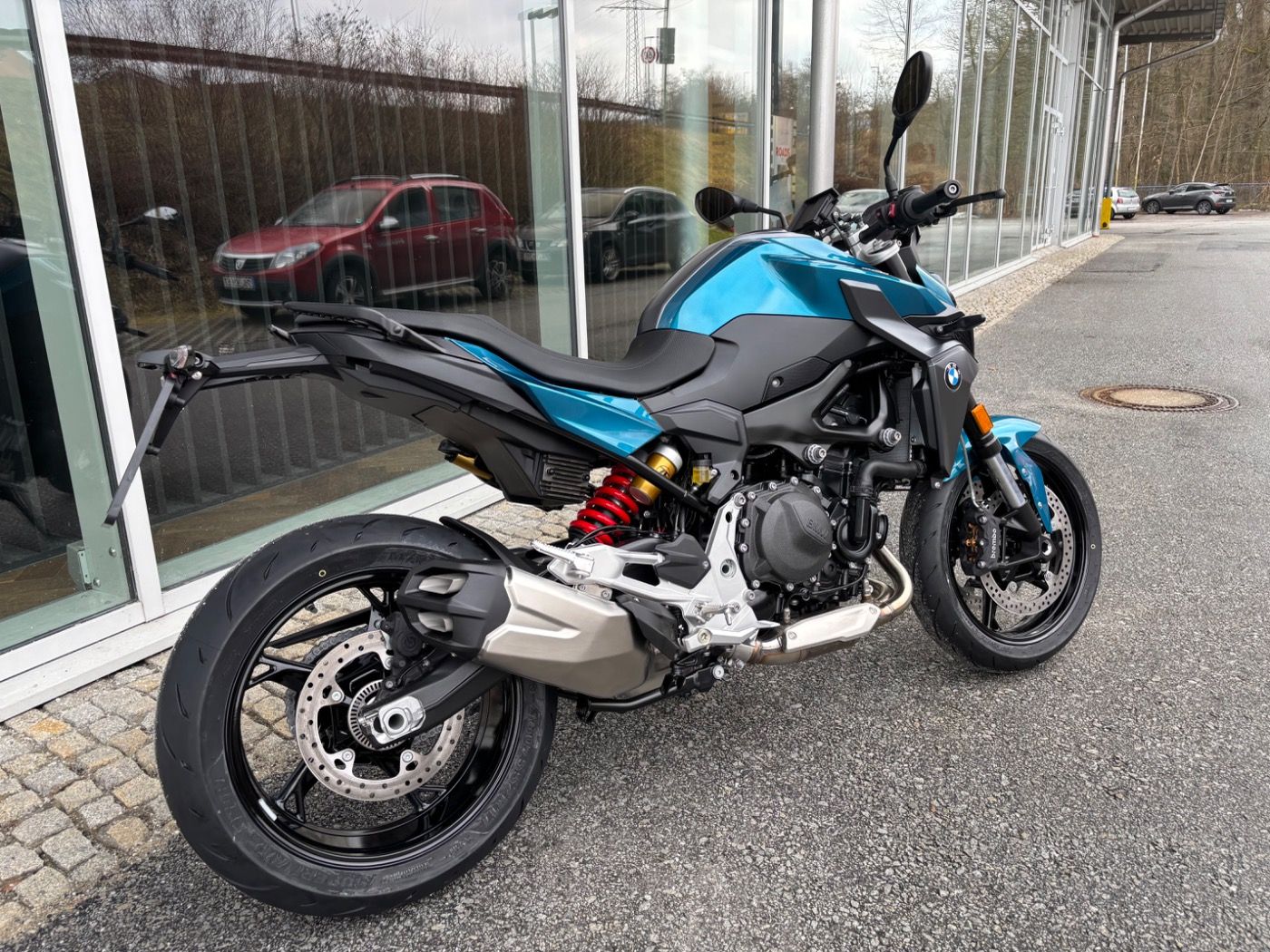 Fahrzeugabbildung BMW F 900 R 2 Pakete verfügbar ab 01.03.2025