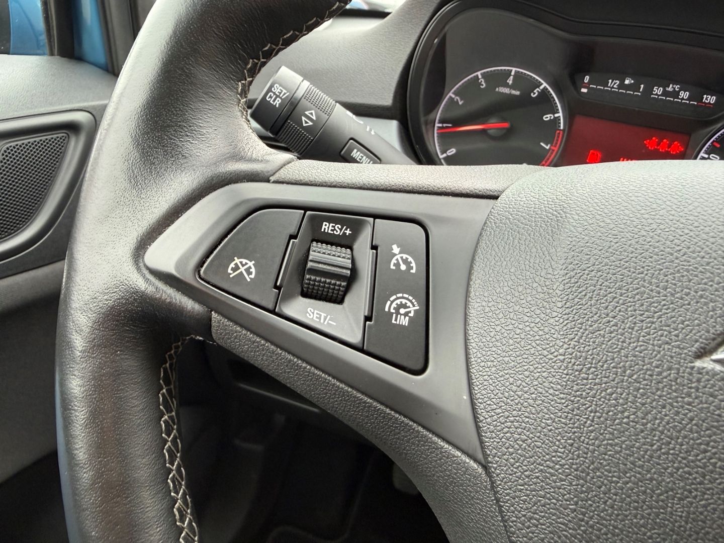 Fahrzeugabbildung Opel Corsa E Edition SHZ+LHZ+PDC