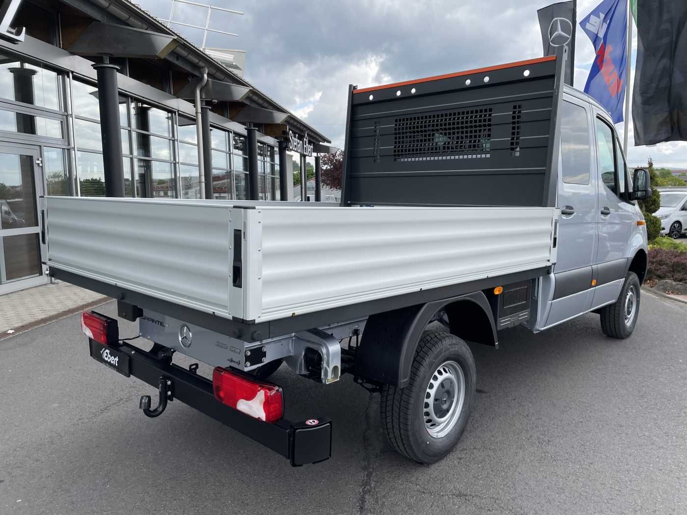 Fahrzeugabbildung Mercedes-Benz Sprinter 319 CDI 4x4 DoKa Klima Stdheiz AHK LED