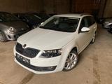 Skoda Octavia Combi Elegance 1.4 TSI*DSG*XENON*17ZOLL - Skoda Octavia 1Z mit Benzin-Antrieb