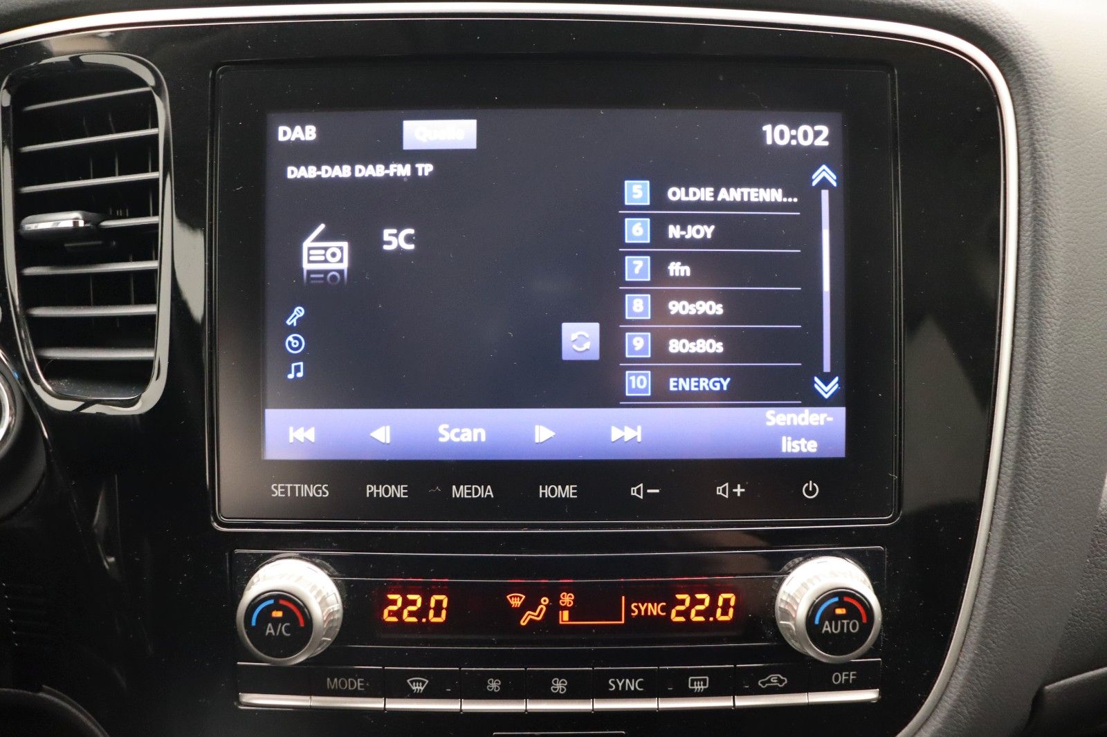 Fahrzeugabbildung Mitsubishi Outlander PHEV 2.4 Basis 4WD