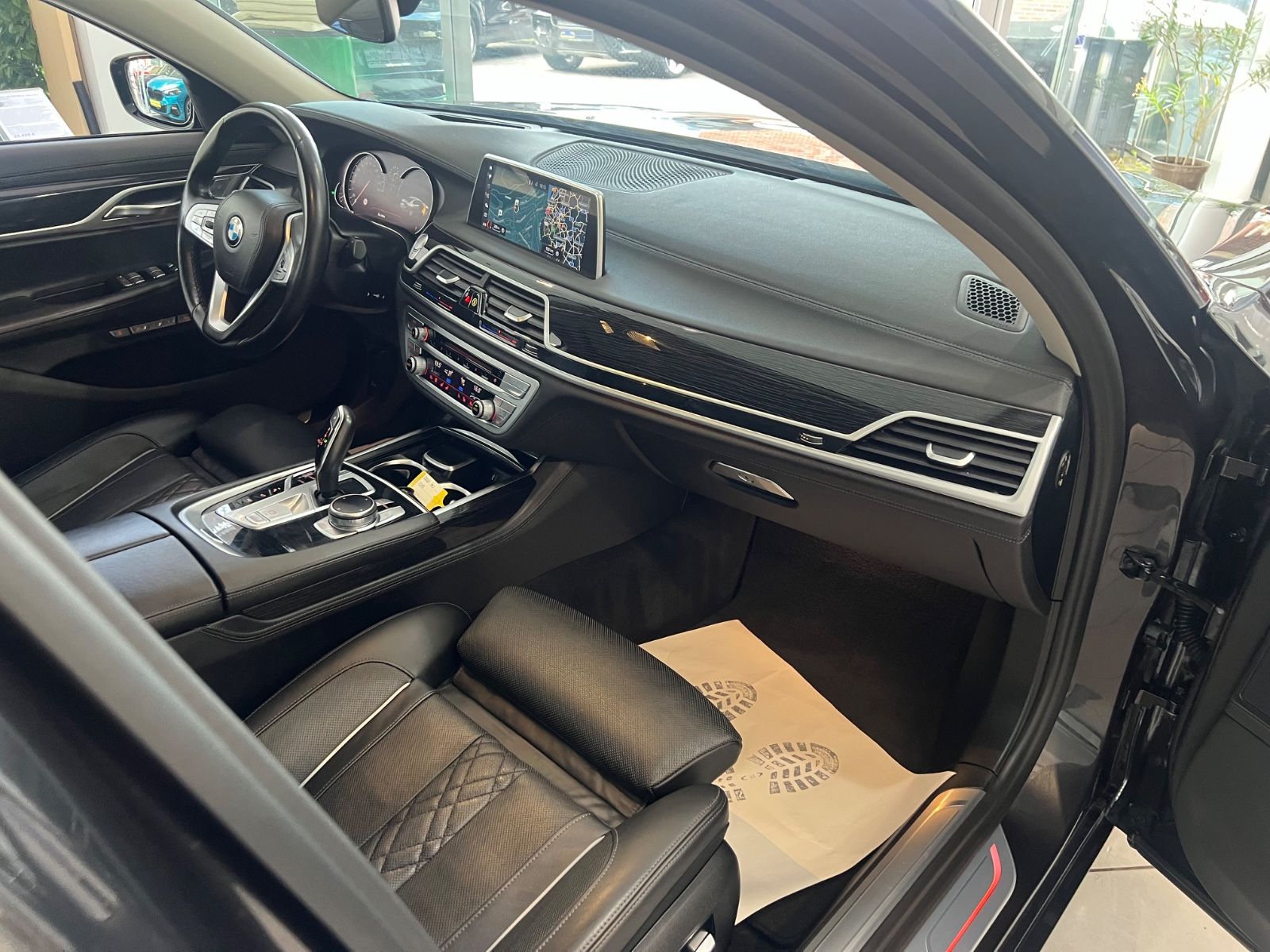Fahrzeugabbildung BMW 740 d xDrive * SITZBELÜFTUNG*MASSAGE*360 KAMERA*