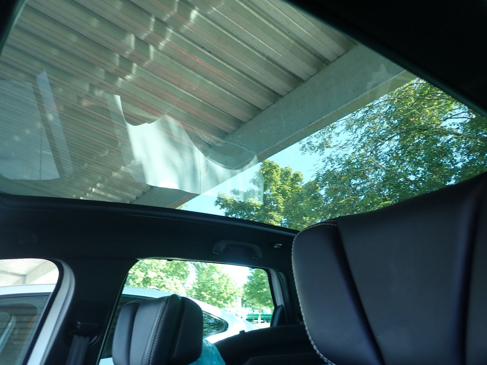 Fahrzeugabbildung Renault Scenic Black Edition TCe 140 /NAVI/GLASDACH/GJR