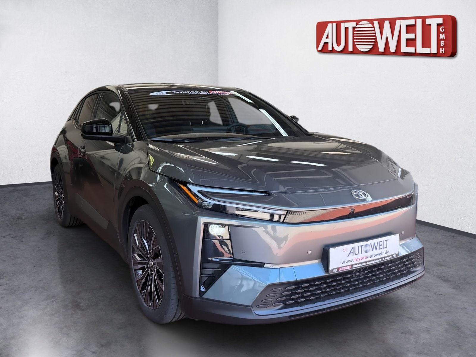 Fahrzeugabbildung Toyota C-HR+ Lounge 4x4 AWD 77 KW, 360,SHZ,el.Heck