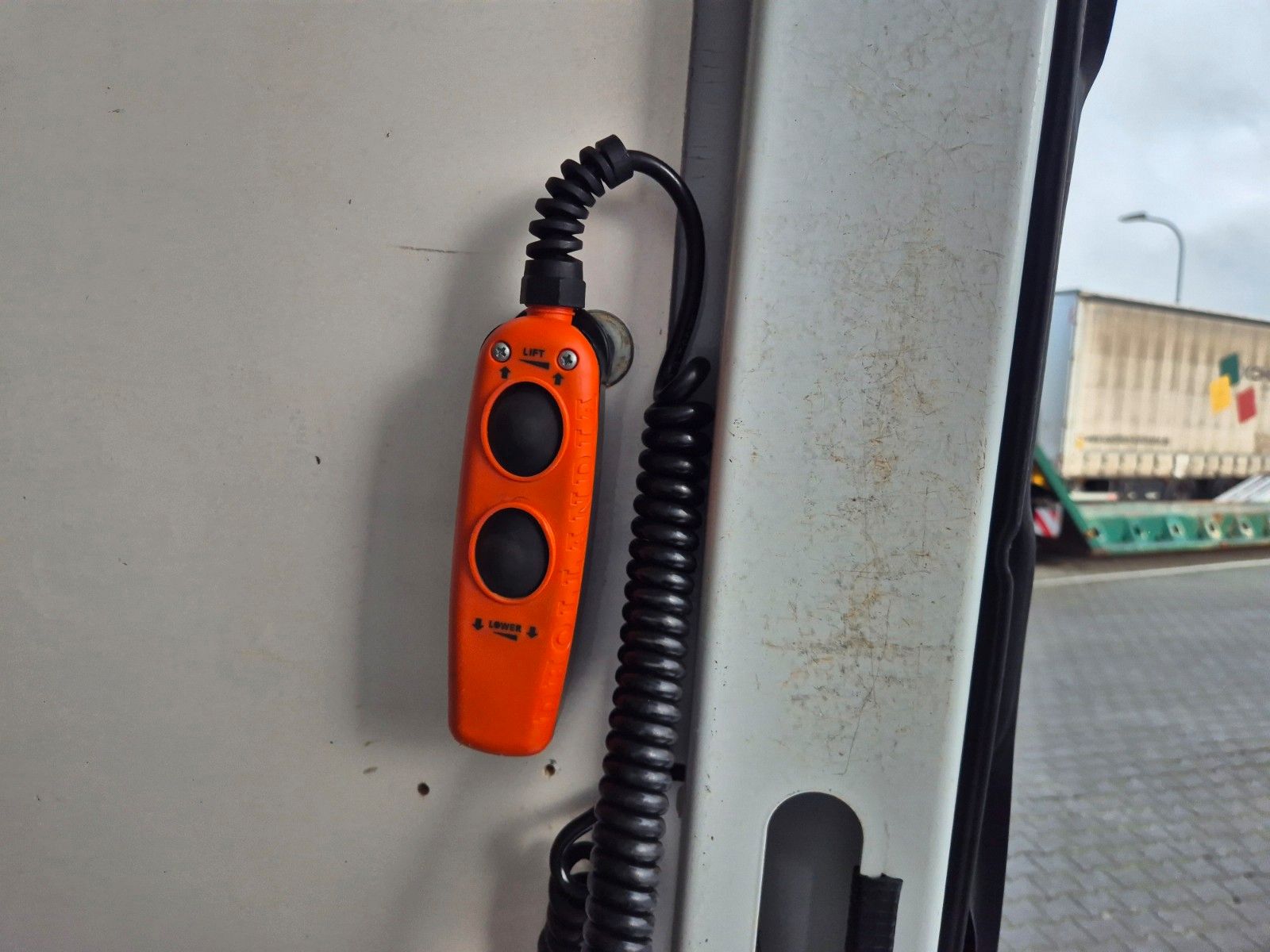 Fahrzeugabbildung Iveco Eurocargo 75-210 Koffer LBW