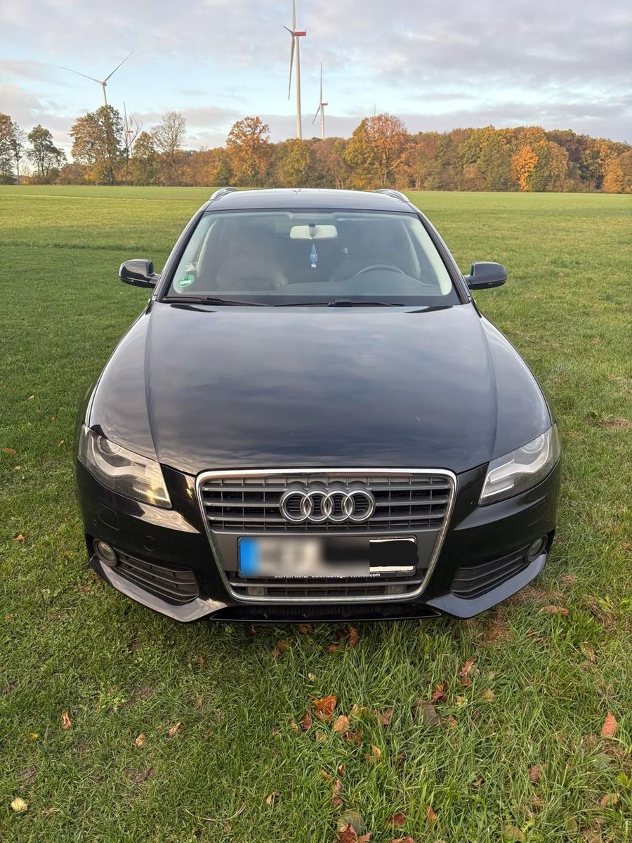 Audi A4 2009 — rear view