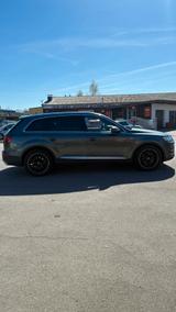 Audi Q7 3.0 TDI quattro - Audi Q7 Gebrauchtwagen in Leipzig