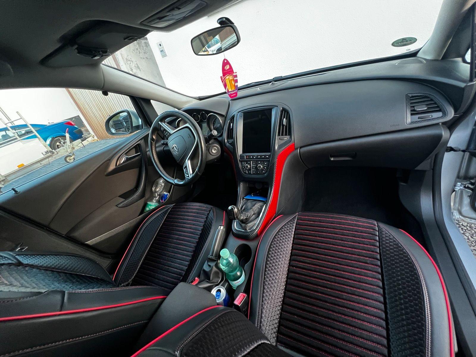 Opel Astra 2011 — photo 6