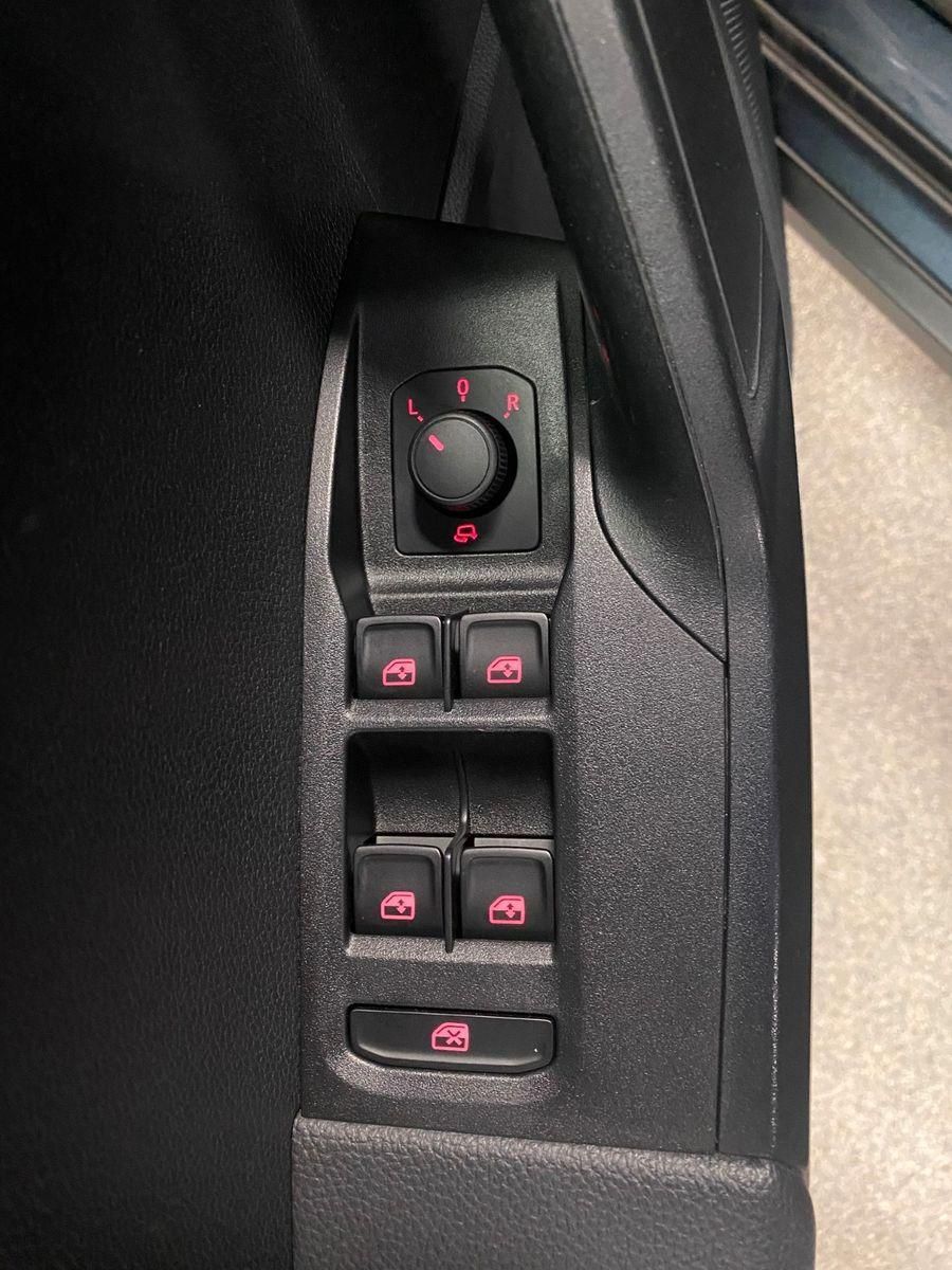 Fahrzeugabbildung SEAT Arona 1.0 TSI Style+EINPARKHILFE+TEMPOMAT+17"ALU