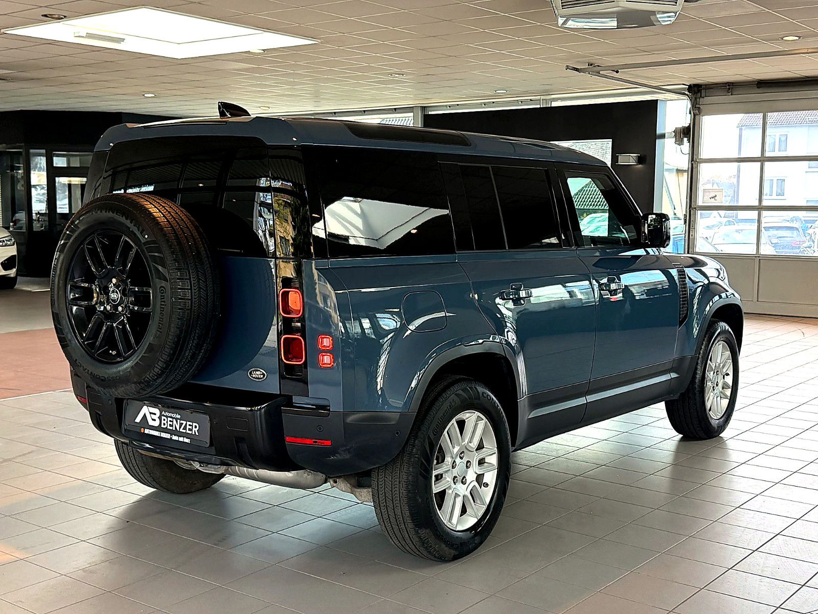 Fahrzeugabbildung Land Rover Defender 110 Hard Top S/3-SITZE/NAVI/LEDER/360''