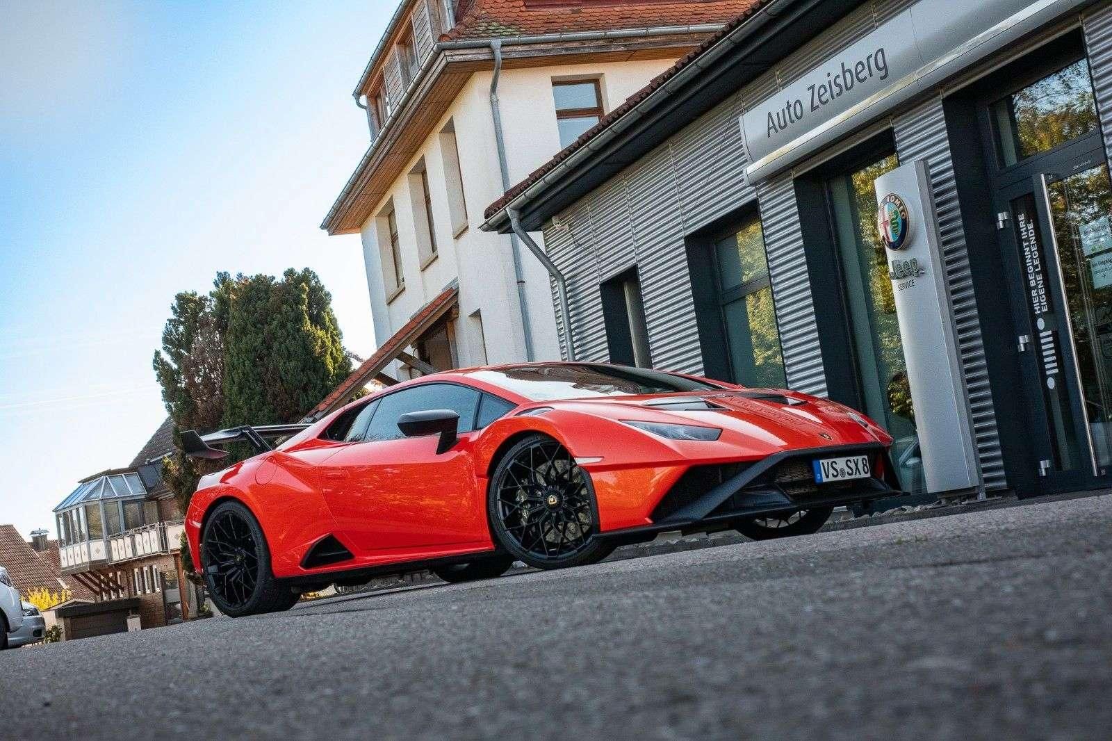 LAMBORGHINI Huracan