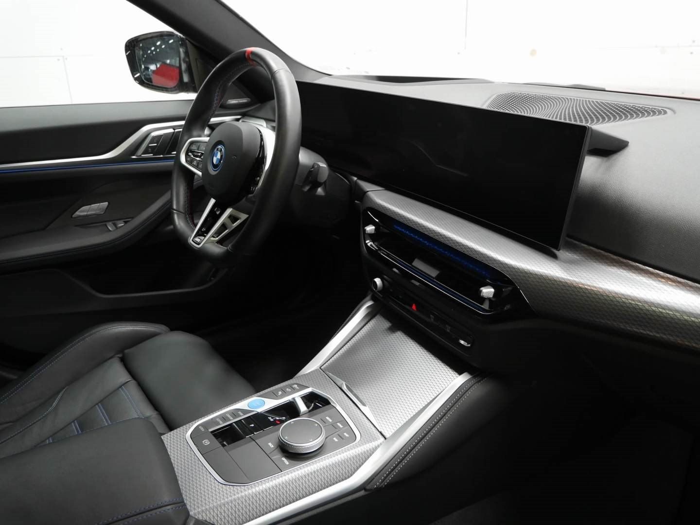 Fahrzeugeinzelansicht 9 Fahrzeugabbildung BMW i4 M50 |Glasdach |Harman Kardon |M Sportsitze