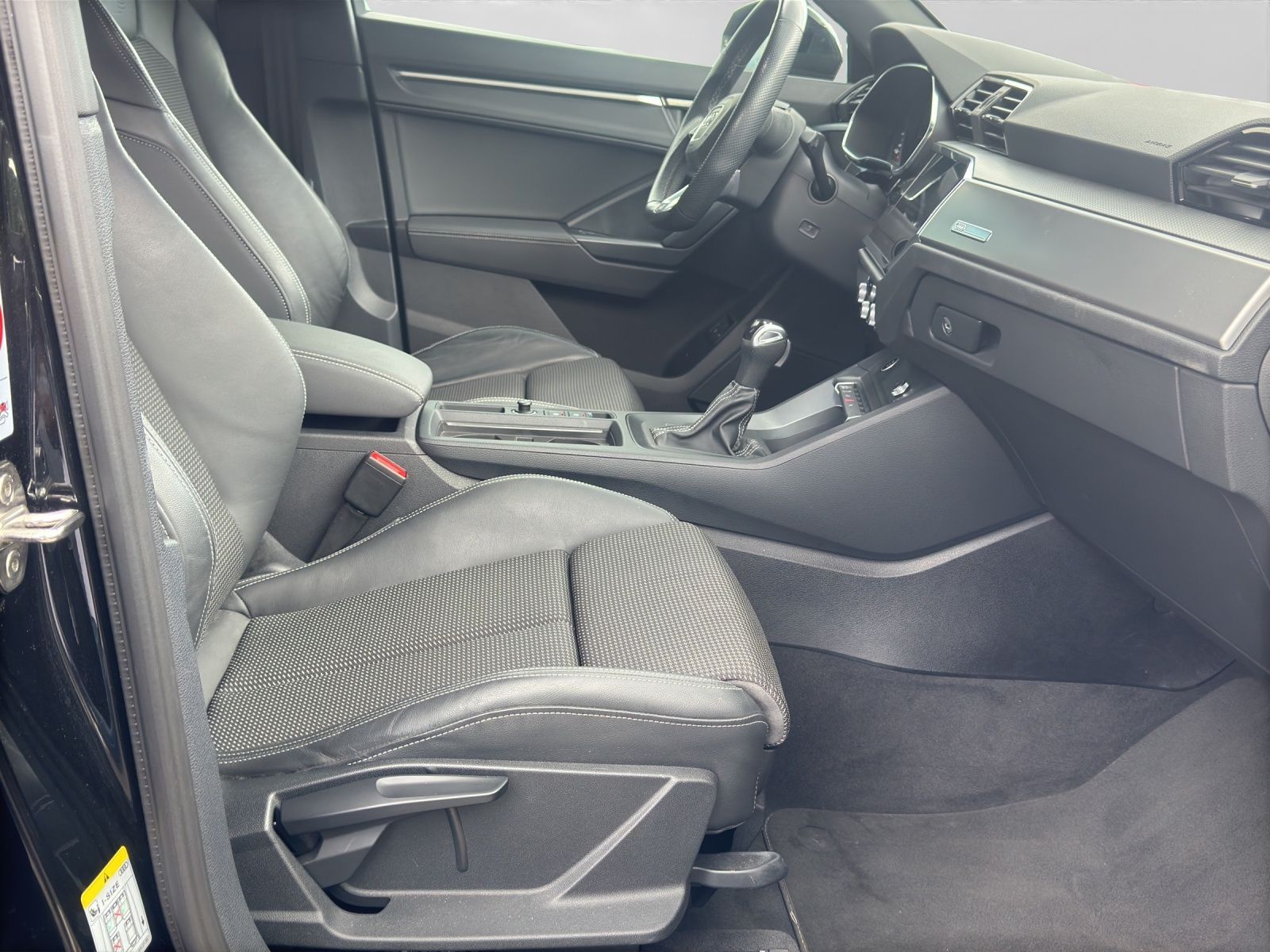 Audi Q3 Sportback 45 TFSIe S LINE PANO LED LM20 SONOS foto 4