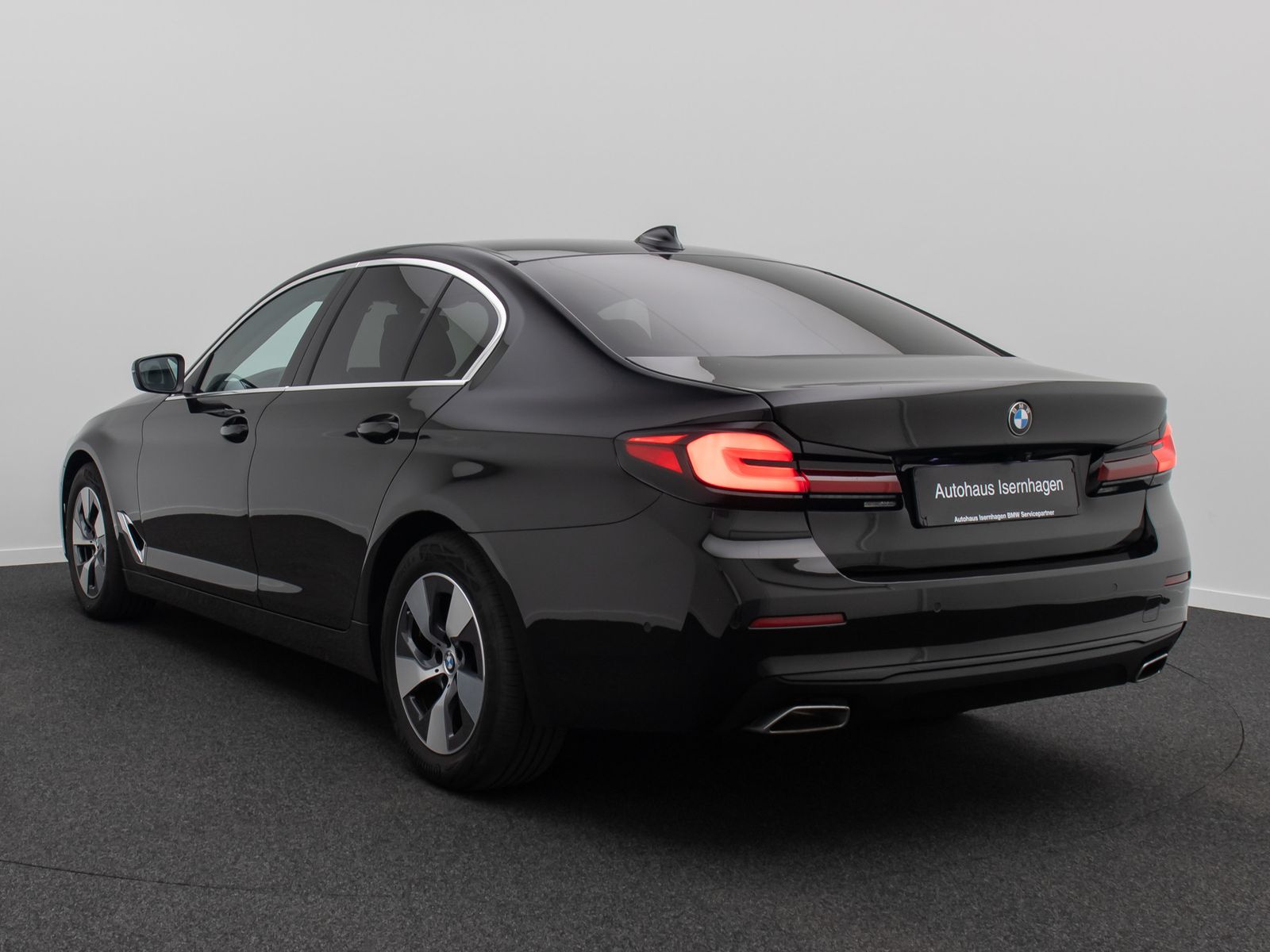 Fahrzeugabbildung BMW 520i Kamera DAB CockPitPro StandhzgAlarm LED