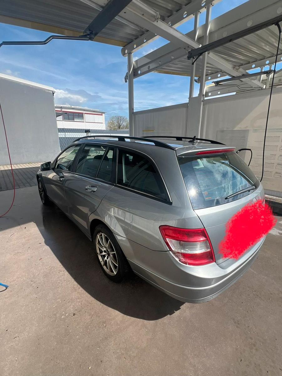 Mercedes-Benz C200 2009 — rear view