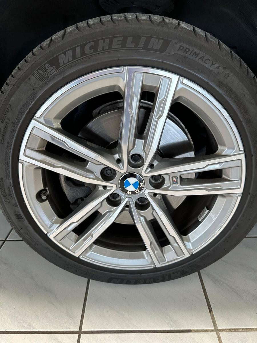 BMW 118i 1 Limousine Navi HeadUp Sport Line 8fach