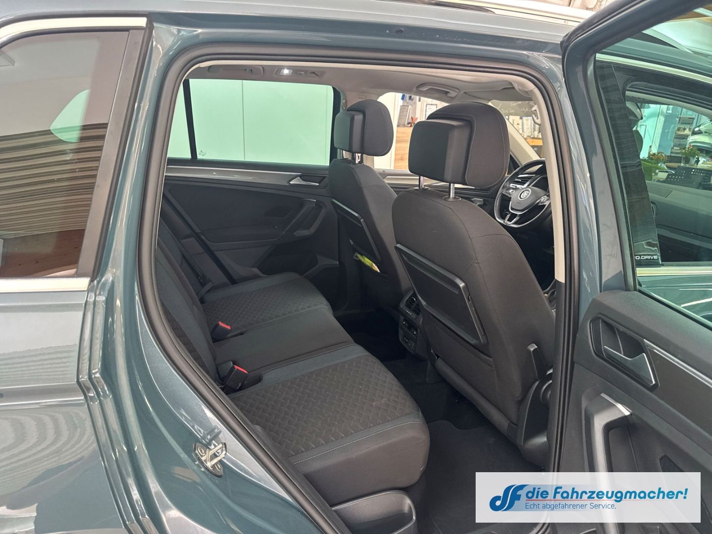 Fahrzeugabbildung Volkswagen Tiguan IQ.DRIVE Start-Stopp 4Motion StandHZG El