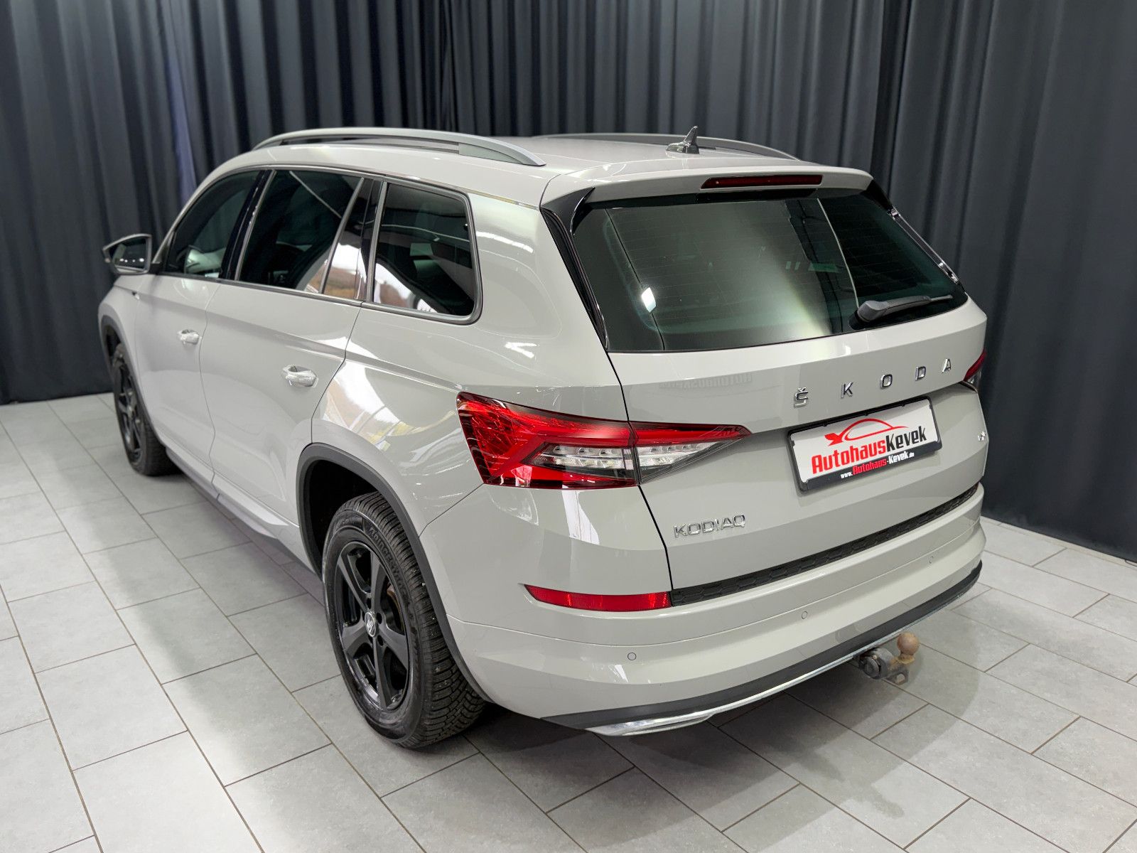 Fahrzeugabbildung SKODA Kodiaq Sportline 4x4 |7-SITZER|AHK|CANTON|NARDO