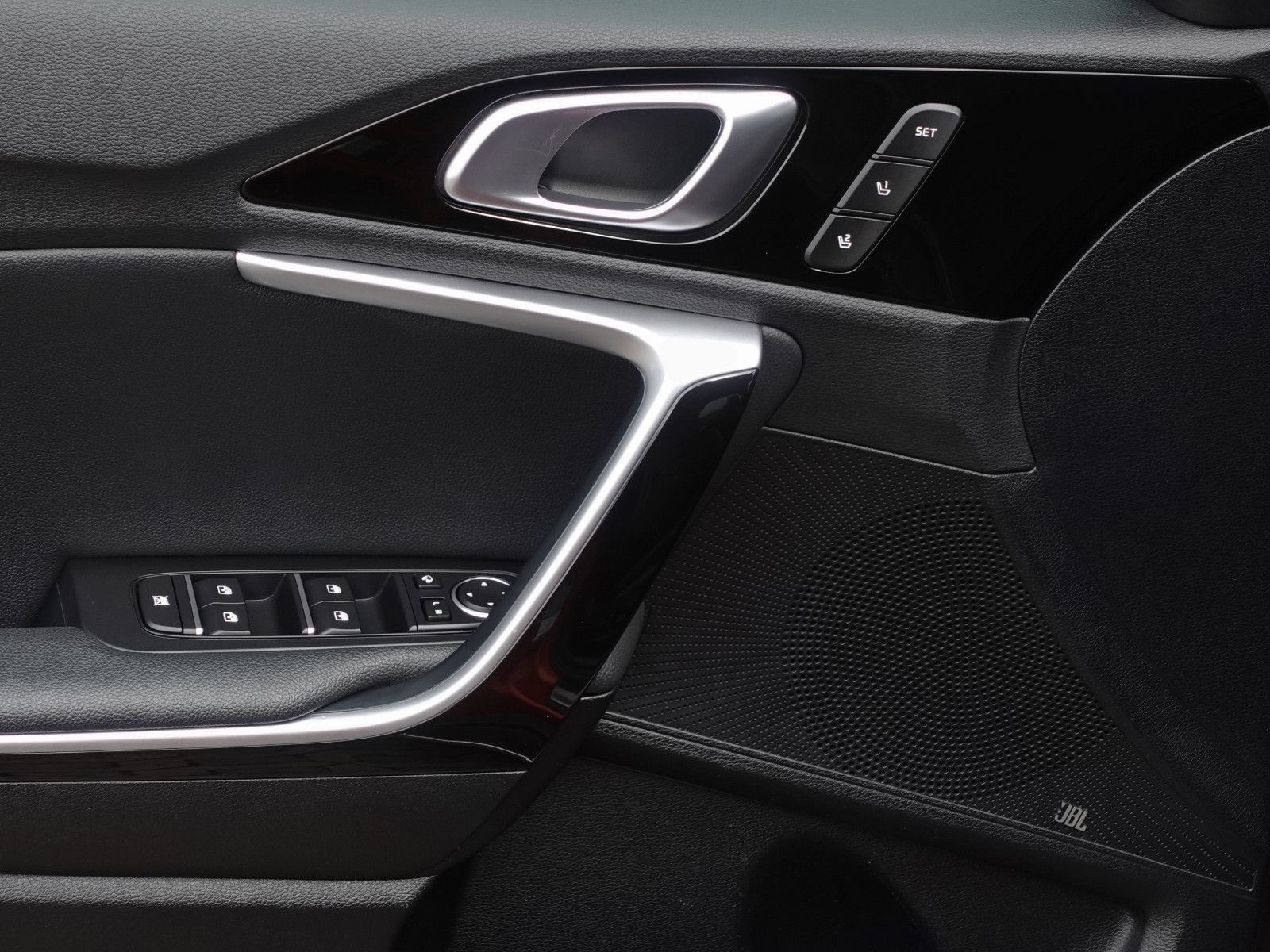 Fahrzeugabbildung Kia XCeed 1.6 T-GDI DCT Platinum Edition JBL Pano...