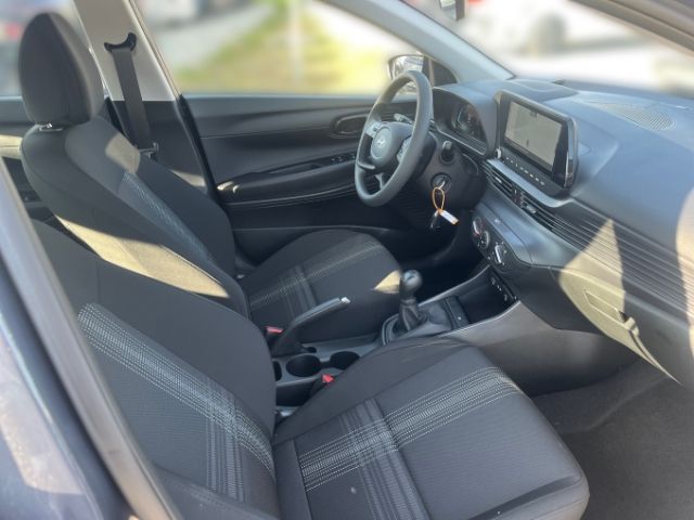 Fahrzeugabbildung Hyundai i20 FL (MY25) Select Navi Kamera PDC Klima uvm.