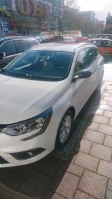 Renault Megane IV 1.6 Benzin Grandtour Limited - Renault Megane Gebrauchtwagen in Stuttgart