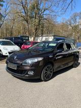 Renault Megane III Grandtour BOSE Edition - Renault Megane aus 2012 mit Benzin-Antrieb: Kombi