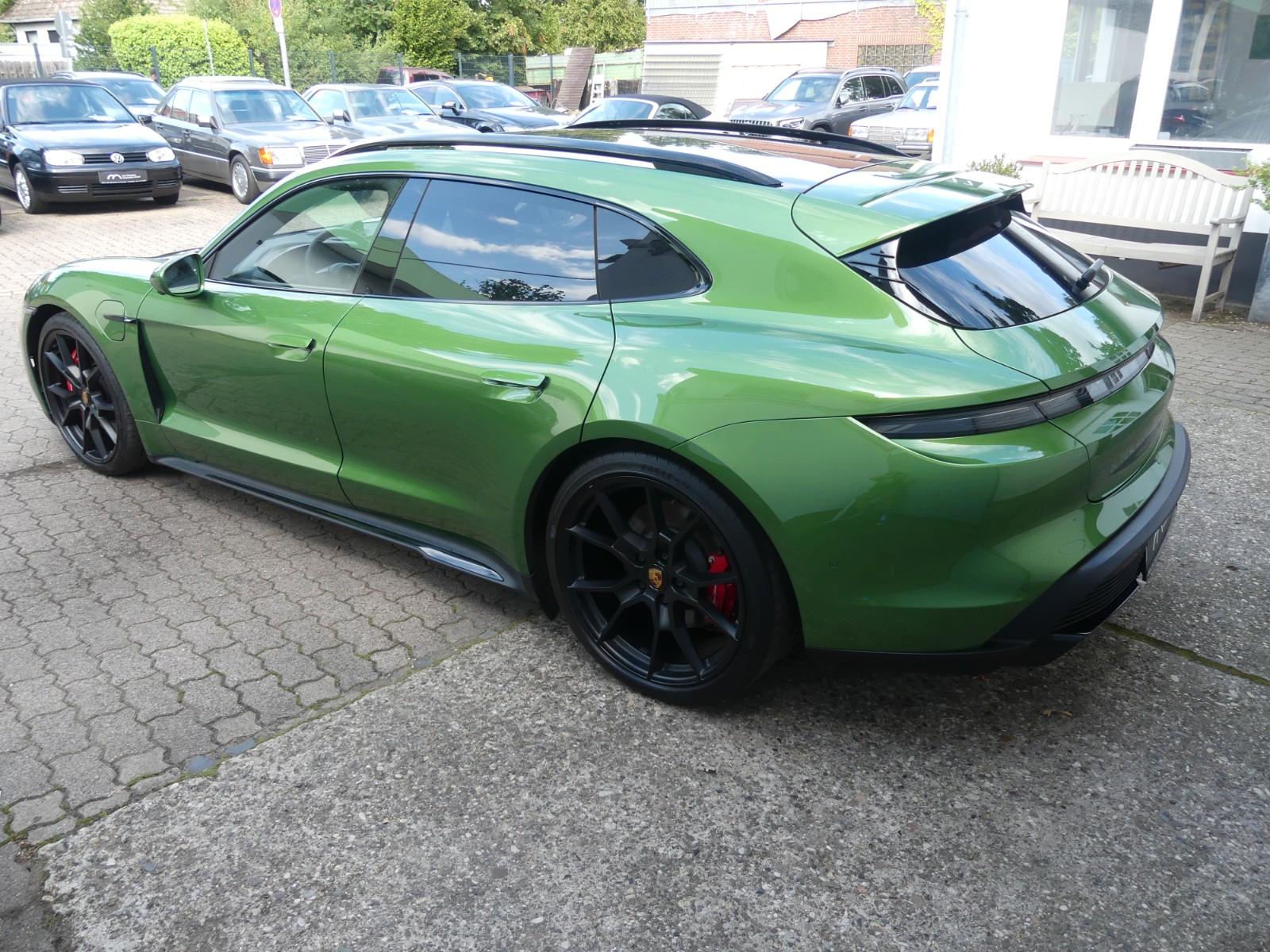 PORSCHE TAYCAN SPORT TURISMO GTS 598ch - 4X4 - TOIT PANORAMIQUE - SONORISATION BOSE - JANTES 21 POUCES - SIÈGES CHAUFFANTS